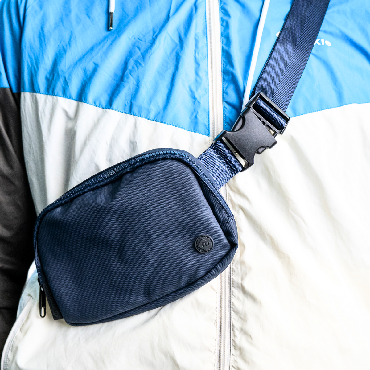 Static Crossbody Navy